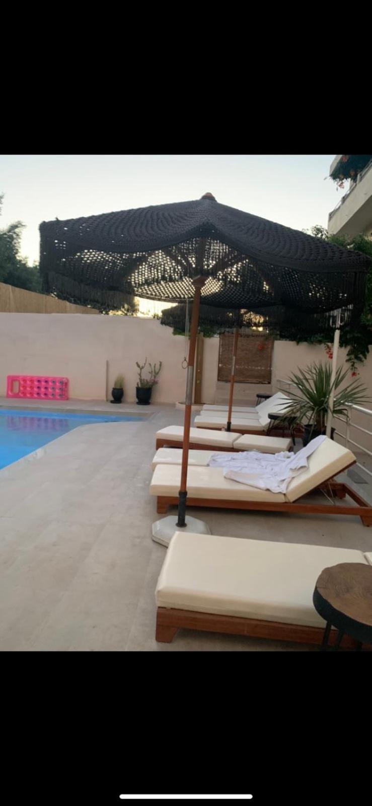 Khroma Luxury Suite 2 Beach Front Apartment 헐소니소스 외부 사진